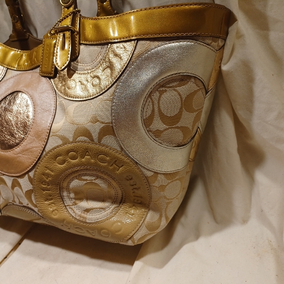 Coach carly tote - Picture 3 of 10